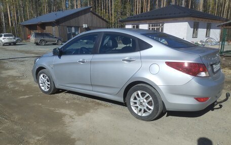 Hyundai Solaris II рестайлинг, 2012 год, 740 000 рублей, 5 фотография