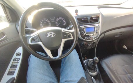 Hyundai Solaris II рестайлинг, 2012 год, 740 000 рублей, 7 фотография