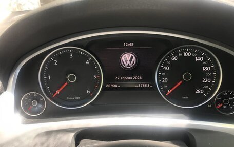 Volkswagen Touareg III, 2016 год, 3 750 000 рублей, 15 фотография