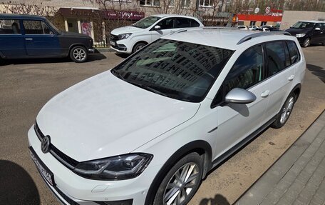 Volkswagen Golf VII, 2019 год, 1 950 000 рублей, 2 фотография
