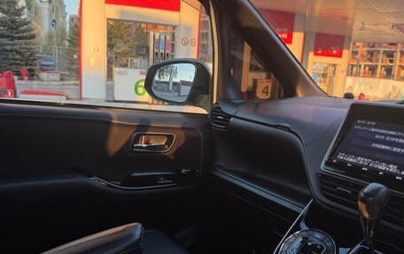 Toyota Voxy III, 2019 год, 2 410 000 рублей, 11 фотография