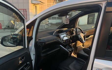 Toyota Voxy III, 2019 год, 2 410 000 рублей, 12 фотография