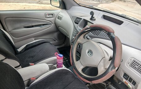 Toyota Prius IV XW50, 2000 год, 450 000 рублей, 8 фотография