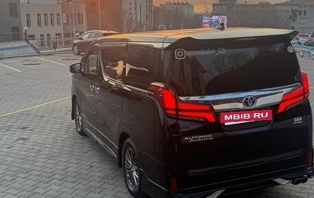 Toyota Alphard III, 2022 год, 5 650 000 рублей, 4 фотография