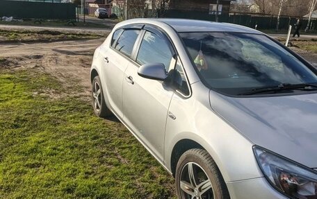 Opel Astra J, 2014 год, 650 000 рублей, 2 фотография