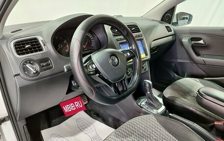 Volkswagen Polo VI (EU Market), 2016 год, 950 000 рублей, 17 фотография