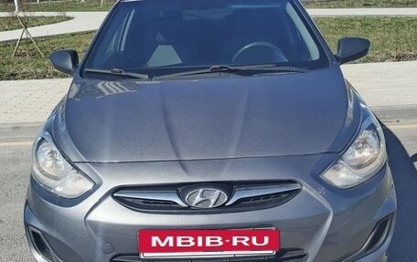 Hyundai Solaris II рестайлинг, 2014 год, 725 000 рублей, 3 фотография