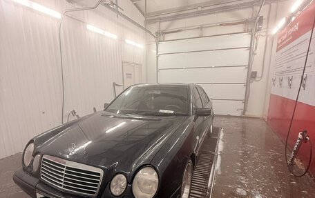Mercedes-Benz E-Класс, 1997 год, 800 000 рублей, 13 фотография