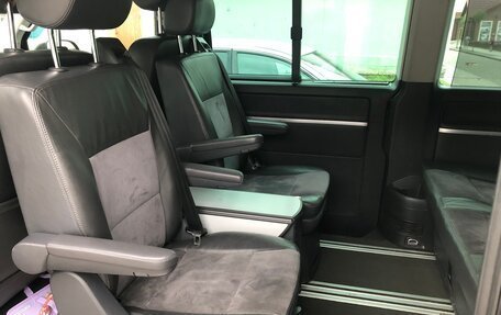 Volkswagen Multivan T5, 2010 год, 2 100 000 рублей, 3 фотография