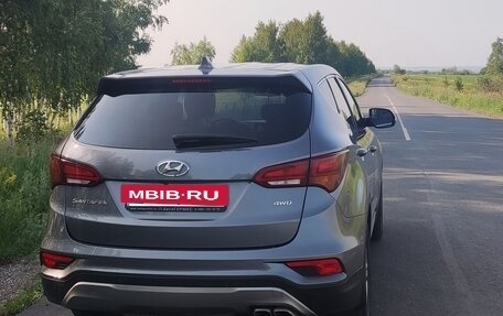 Hyundai Santa Fe III рестайлинг, 2017 год, 1 880 000 рублей, 4 фотография