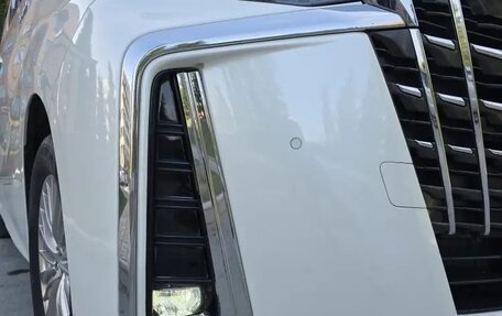 Toyota Alphard III, 2019 год, 4 900 000 рублей, 16 фотография