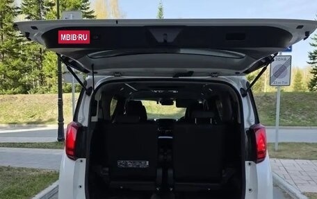 Toyota Alphard III, 2019 год, 4 900 000 рублей, 23 фотография