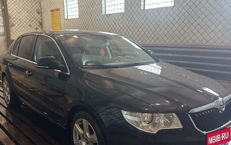 Skoda Superb III рестайлинг, 2011 год, 1 035 000 рублей, 2 фотография