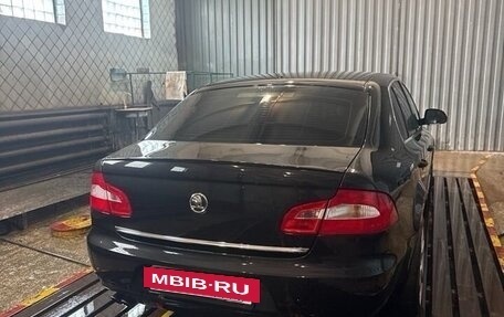 Skoda Superb III рестайлинг, 2011 год, 1 035 000 рублей, 4 фотография