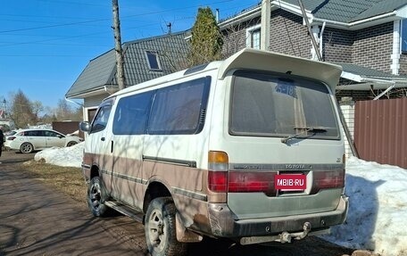 Toyota HiAce H100, 1992 год, 600 000 рублей, 3 фотография
