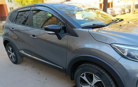 Renault Kaptur I рестайлинг, 2018 год, 1 370 000 рублей, 4 фотография