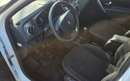 Renault Logan II, 2015 год, 750 000 рублей, 10 фотография