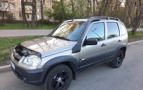 Chevrolet Niva I рестайлинг, 2018 год, 730 000 рублей, 2 фотография