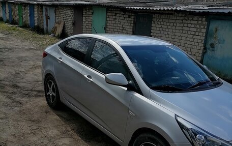 Hyundai Solaris II рестайлинг, 2014 год, 880 000 рублей, 3 фотография