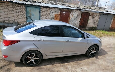 Hyundai Solaris II рестайлинг, 2014 год, 880 000 рублей, 4 фотография