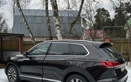 Volkswagen Touareg III, 2018 год, 5 900 000 рублей, 6 фотография