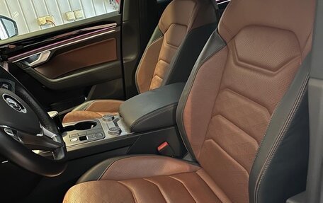 Volkswagen Touareg III, 2018 год, 5 900 000 рублей, 7 фотография