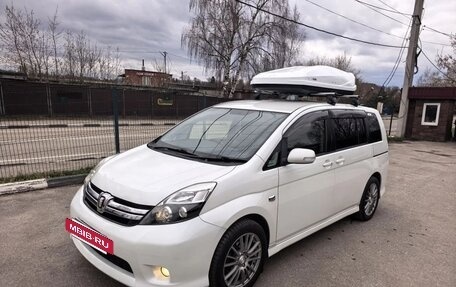 Toyota ISis I, 2012 год, 1 200 000 рублей, 2 фотография