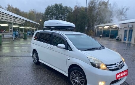 Toyota ISis I, 2012 год, 1 200 000 рублей, 11 фотография