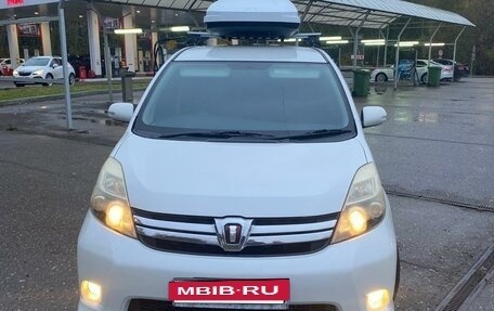 Toyota ISis I, 2012 год, 1 200 000 рублей, 10 фотография