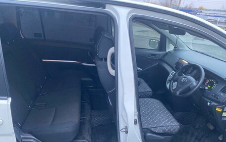 Toyota ISis I, 2012 год, 1 200 000 рублей, 17 фотография