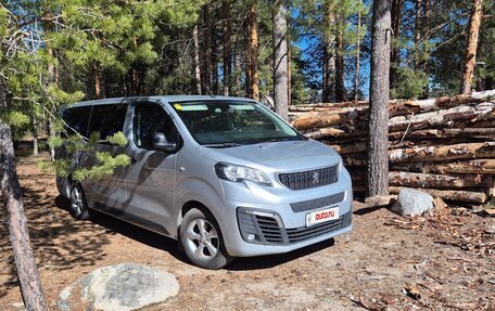 Peugeot Traveller I, 2018 год, 1 960 000 рублей, 28 фотография