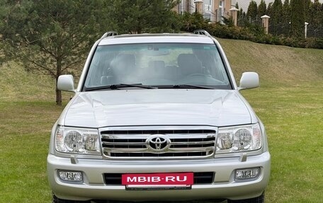 Toyota Land Cruiser 100 рестайлинг 2, 2006 год, 2 730 000 рублей, 2 фотография