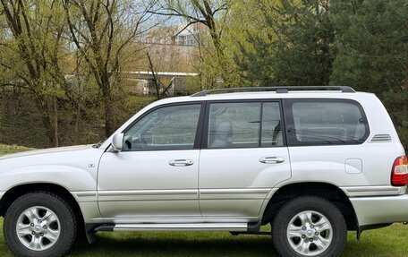 Toyota Land Cruiser 100 рестайлинг 2, 2006 год, 2 730 000 рублей, 8 фотография