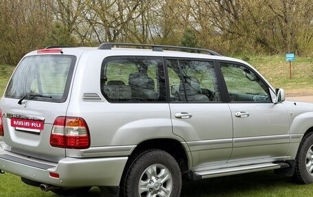 Toyota Land Cruiser 100 рестайлинг 2, 2006 год, 2 730 000 рублей, 5 фотография