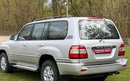 Toyota Land Cruiser 100 рестайлинг 2, 2006 год, 2 730 000 рублей, 7 фотография