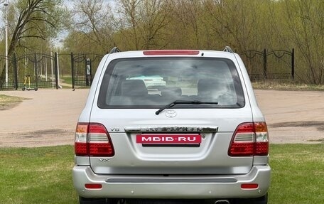 Toyota Land Cruiser 100 рестайлинг 2, 2006 год, 2 730 000 рублей, 6 фотография