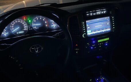 Toyota Land Cruiser 100 рестайлинг 2, 2006 год, 2 730 000 рублей, 27 фотография