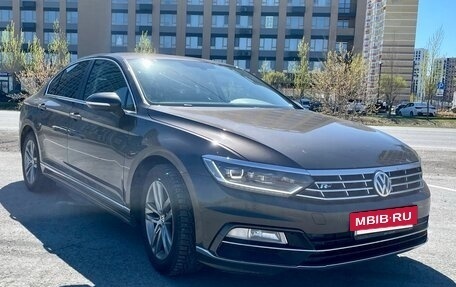 Volkswagen Passat B8 рестайлинг, 2018 год, 2 400 000 рублей, 2 фотография