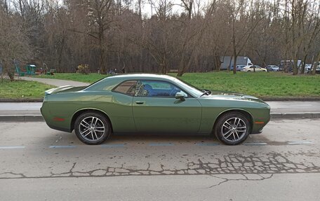 Dodge Challenger III рестайлинг 2, 2019 год, 4 500 000 рублей, 6 фотография