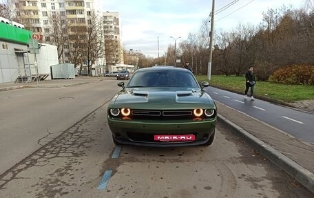 Dodge Challenger III рестайлинг 2, 2019 год, 4 500 000 рублей, 4 фотография