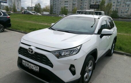 Toyota RAV4, 2021 год, 3 300 000 рублей, 1 фотография