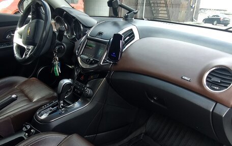 Chevrolet Cruze II, 2013 год, 860 000 рублей, 6 фотография