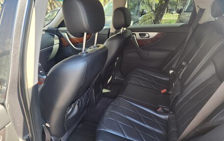 Infiniti QX70, 2015 год, 2 100 000 рублей, 10 фотография