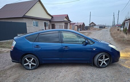 Toyota Prius, 2008 год, 800 000 рублей, 11 фотография