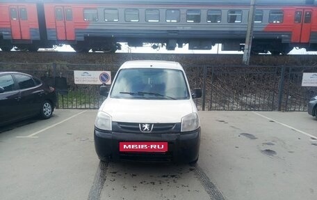 Peugeot Partner II рестайлинг 2, 2011 год, 350 000 рублей, 3 фотография