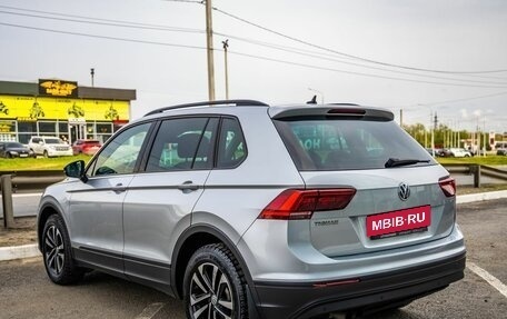 Volkswagen Tiguan II, 2019 год, 2 098 000 рублей, 5 фотография