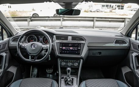 Volkswagen Tiguan II, 2019 год, 2 098 000 рублей, 14 фотография