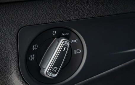 Volkswagen Tiguan II, 2019 год, 2 098 000 рублей, 17 фотография