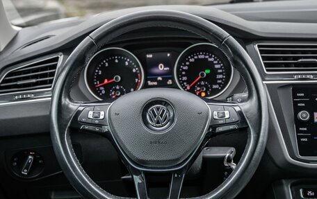 Volkswagen Tiguan II, 2019 год, 2 098 000 рублей, 18 фотография