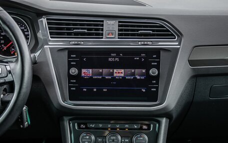 Volkswagen Tiguan II, 2019 год, 2 098 000 рублей, 21 фотография